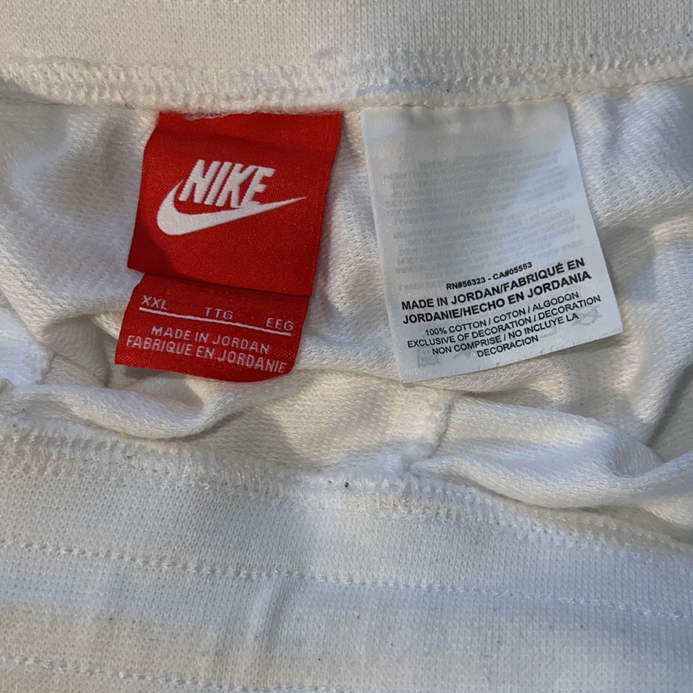 Men’s Nike shorts - Picture 4 of 6
